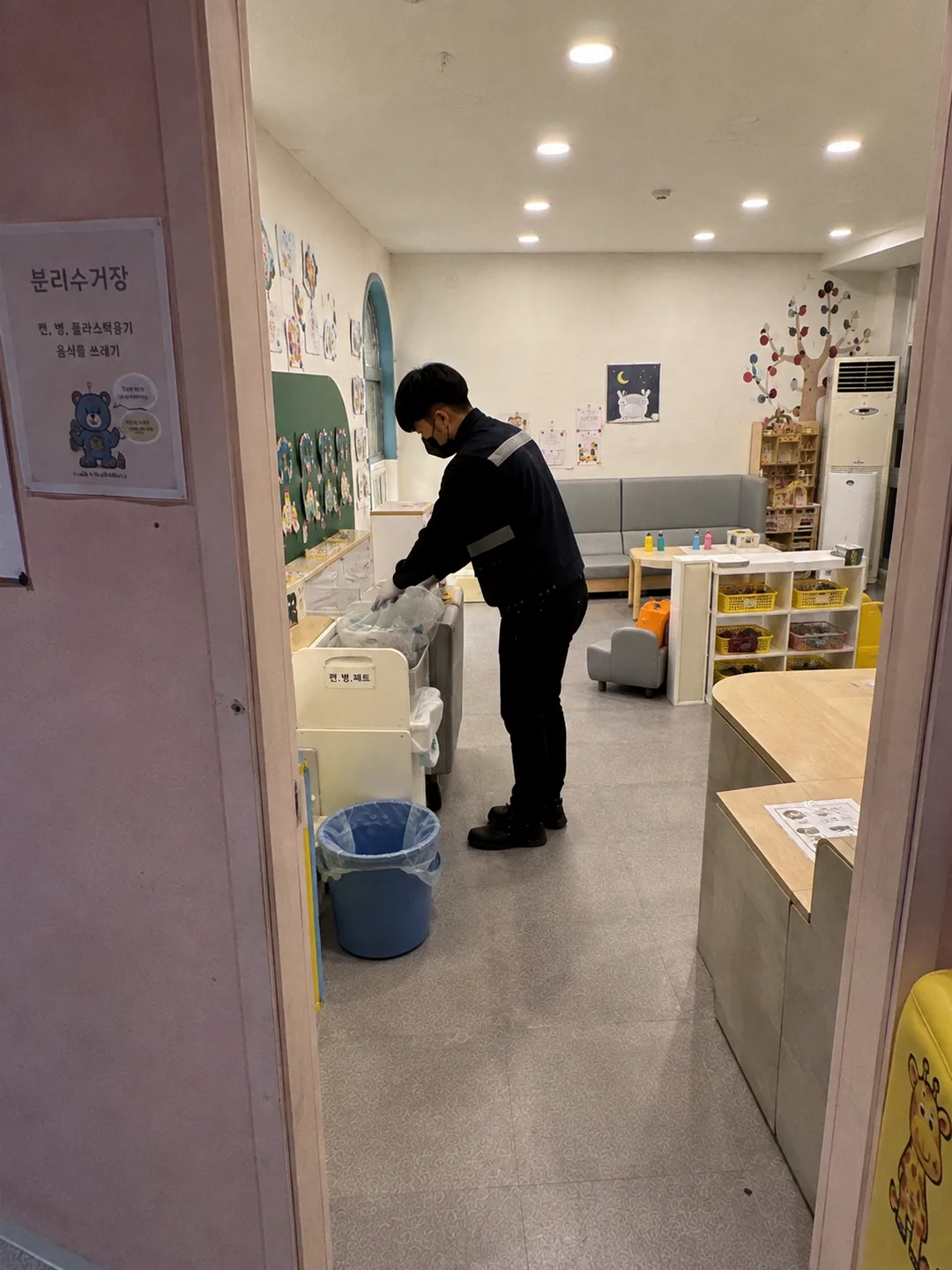 북한산보국문역 키즈카페청소 현장 사진 8