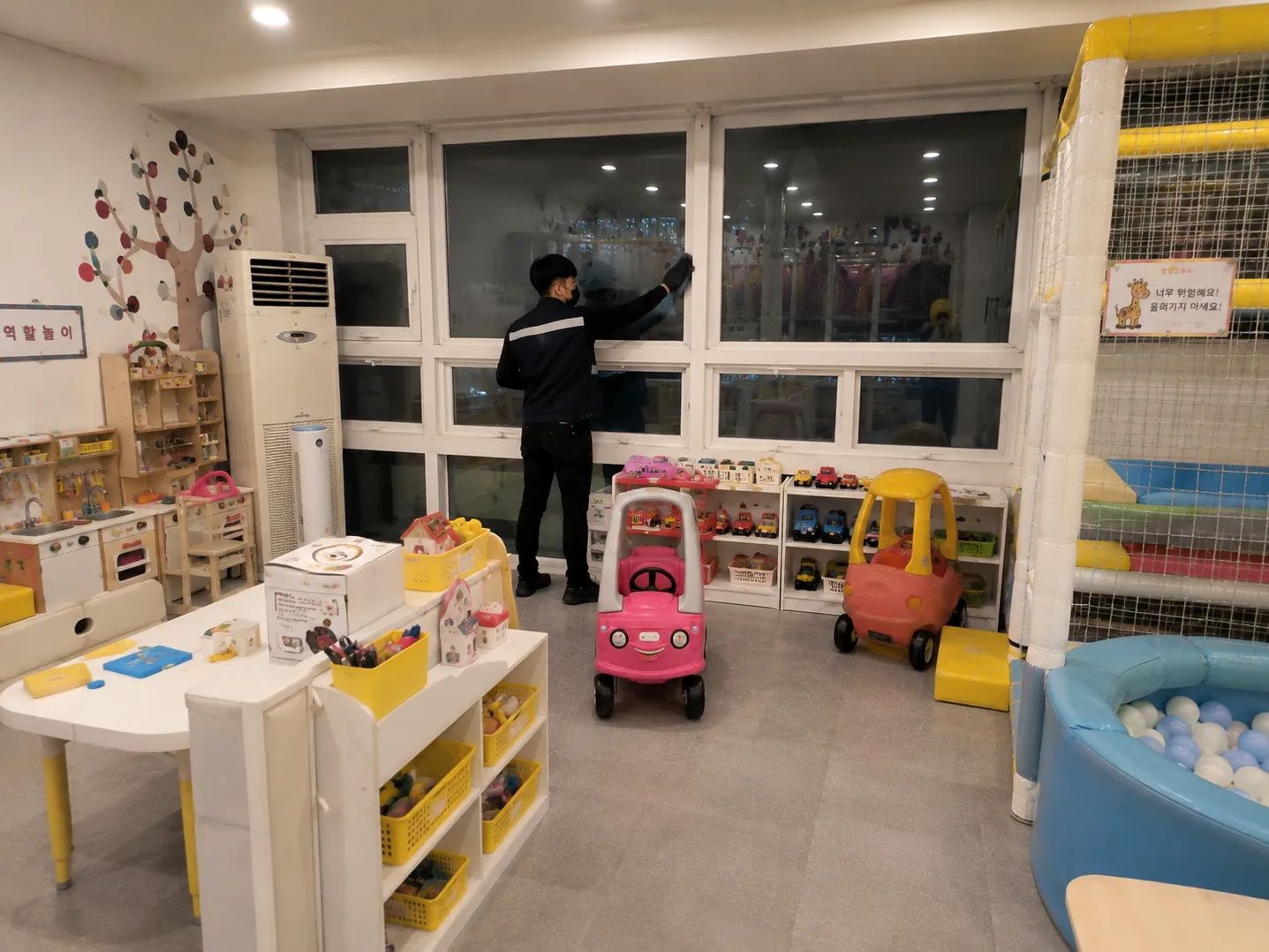 숭실대입구역 키즈카페청소 현장 사진 3