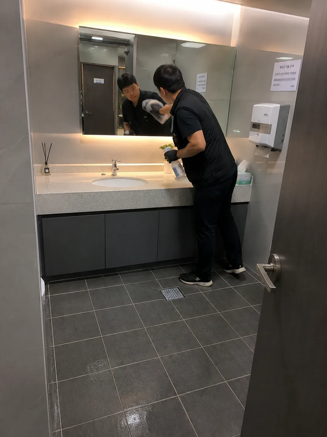 신영빌딩 사무실청소 현장 사진 3