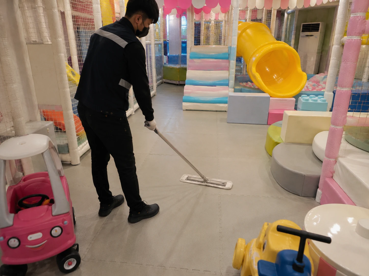 신용산역 키즈카페청소 현장 사진 5