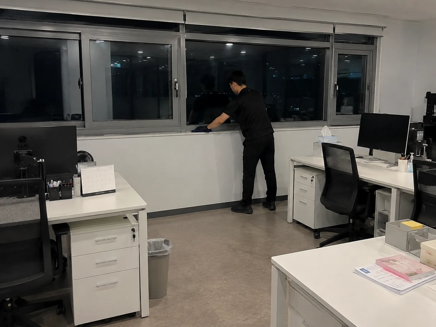 청담빌딩 사무실청소 현장 사진 2