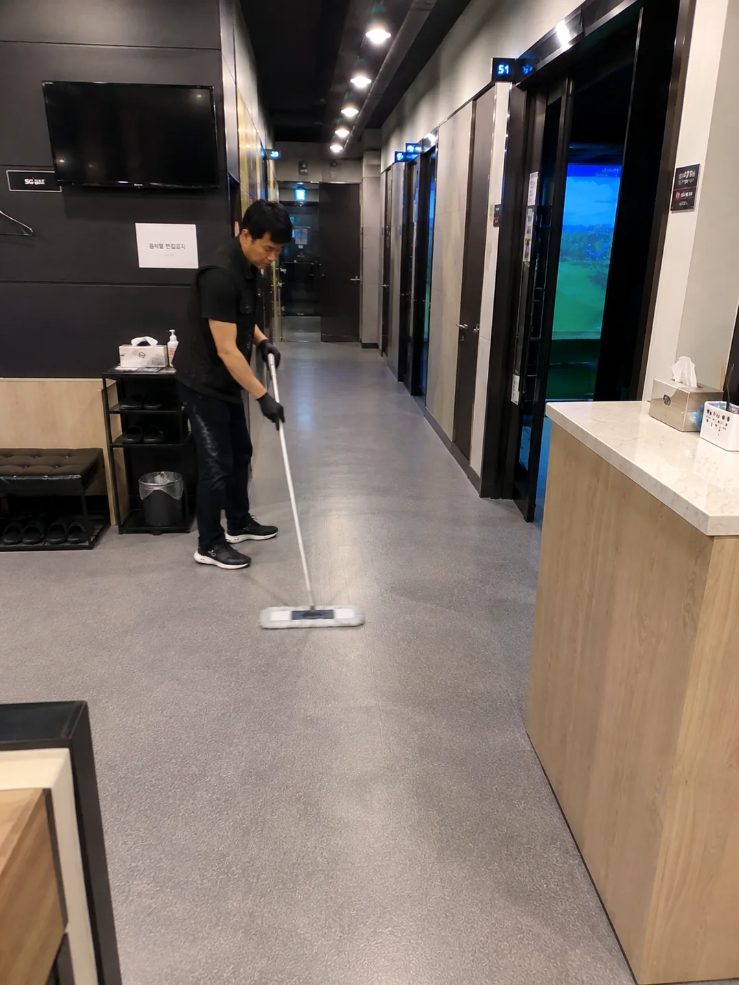 운정역 스크린골프청소 현장 사진 2