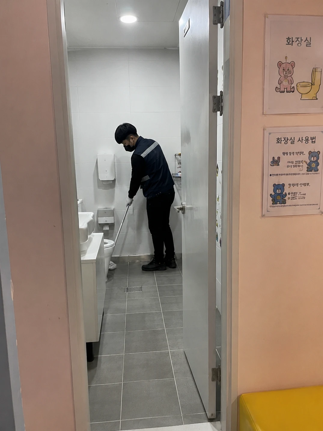 쌍문동 먹자골목 키즈카페청소 현장 사진 7