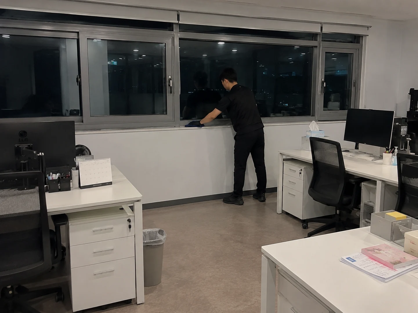 오토웨이타워 사무실청소 현장 사진 3